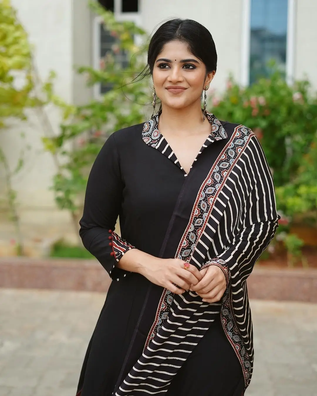 MALAYALAM ACTRESS MEGHA AKASH PICS IN BLACK DRESS 2